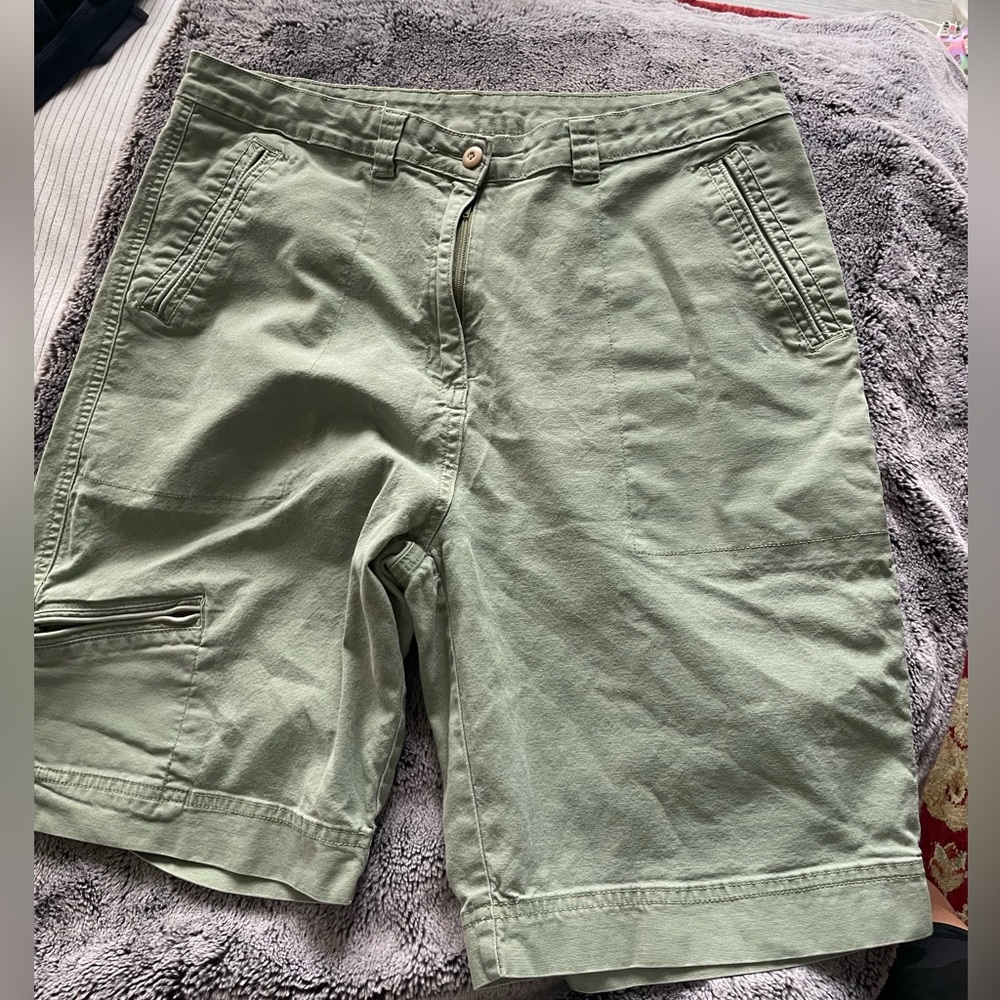 ⭐️SOLD⭐️Woolrich Sage Shorts